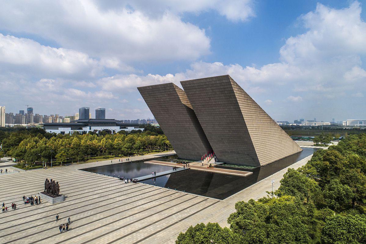 合肥渡江战役纪念馆 纪念馆坐落于巢湖之畔,规划面积高达22万平方米