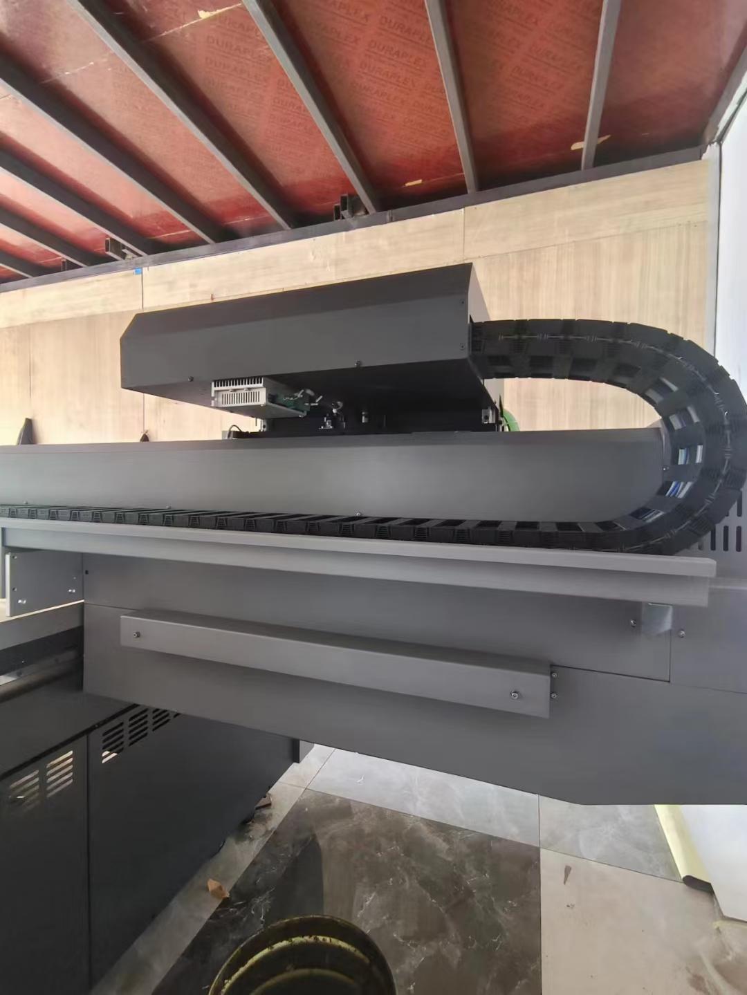 汉拓京瓷uv打印机的优势 在当今竞争激烈的印刷行业,高效率,高精度,高