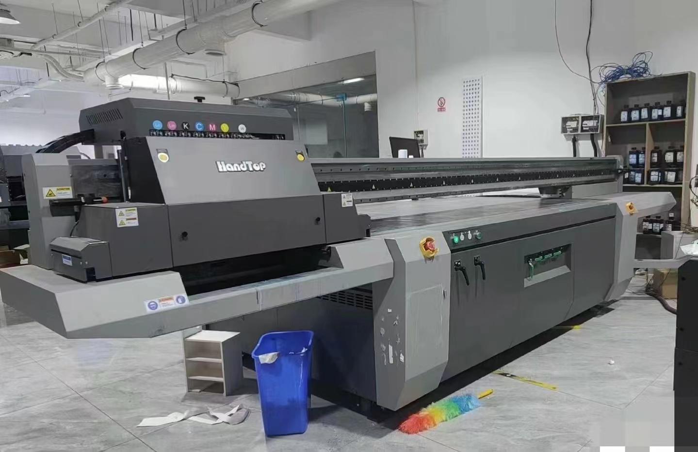 汉拓京瓷uv打印机的优势 在当今竞争激烈的印刷行业,高效率,高精度,高