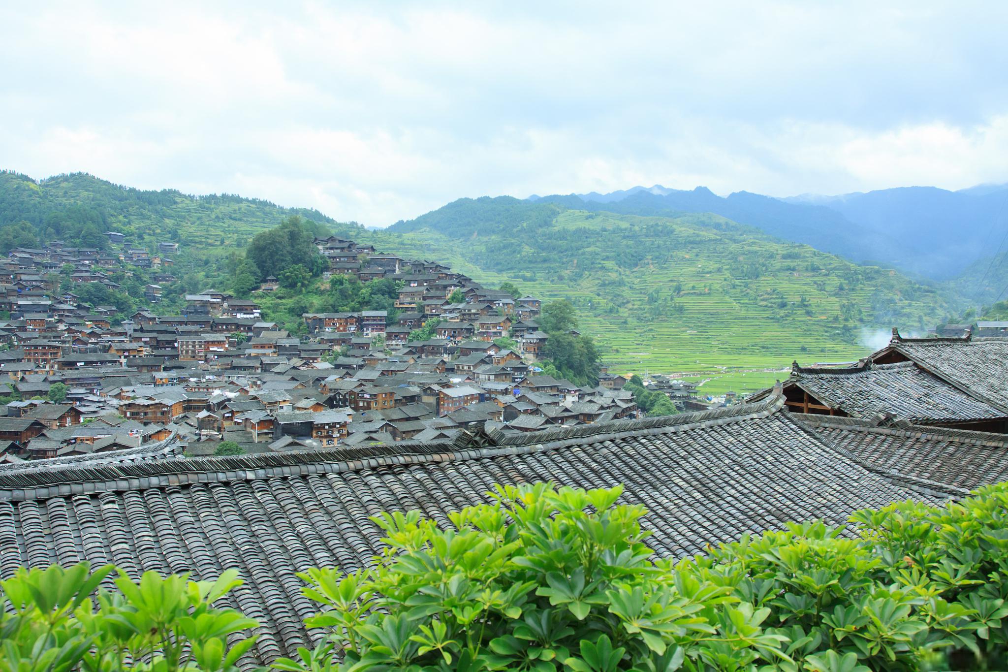 郎德苗寨非遗之旅 在贵州的深山古寨之间,有一个被时间遗忘却被风景