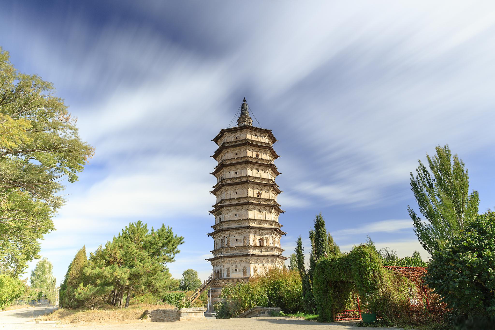 银川旅游必去十大景点 如果您想去宁夏银川旅游,感受这里的历史文化和