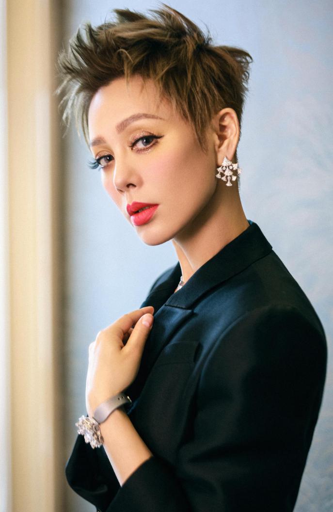 宁静与美国前夫离婚背后的惊人真相 宁静是一位有着强势性格和敢于