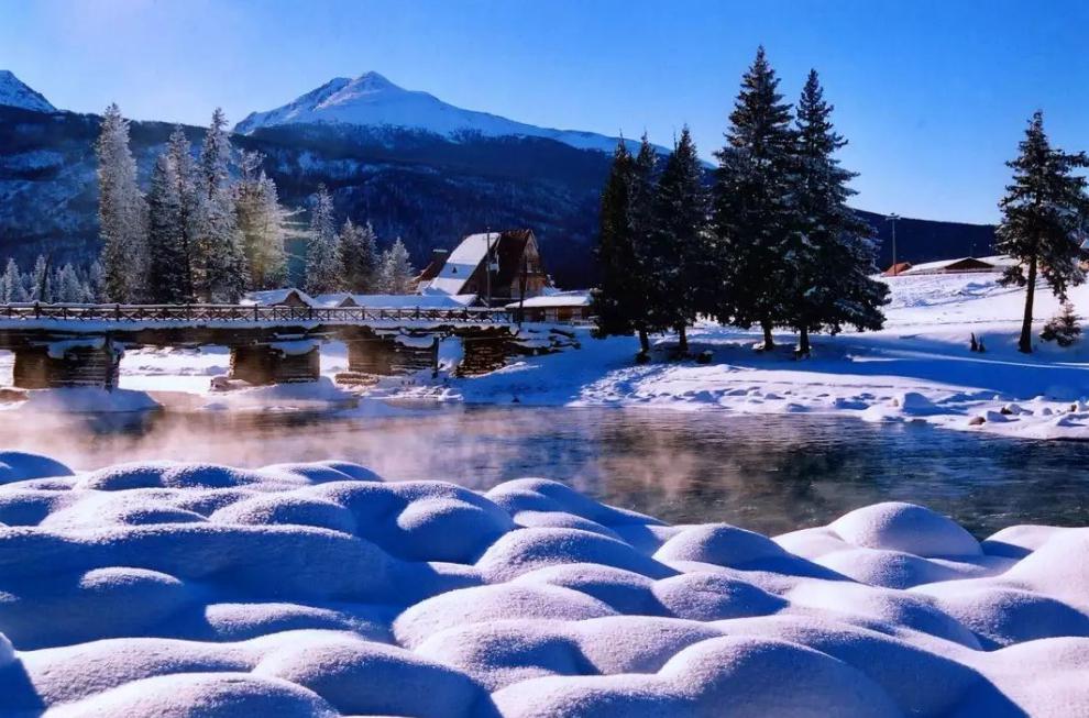 阿勒泰喀纳斯景区初雪童话世界 8月14日,亲自目睹了令人陶醉的一幕