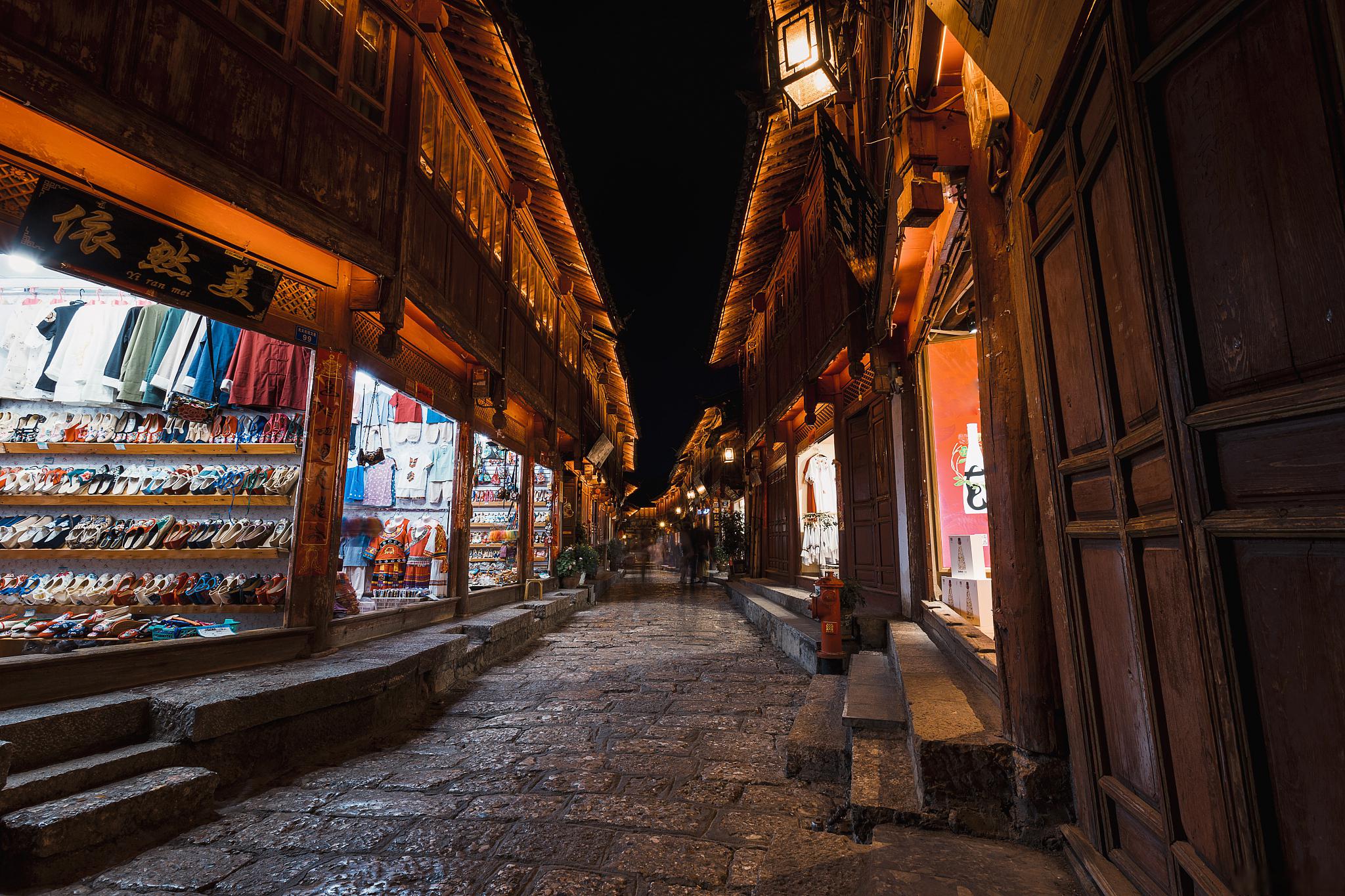 丽江四大必去景点 云南省的丽江是中国最古老,最具魅力的历史文化名城