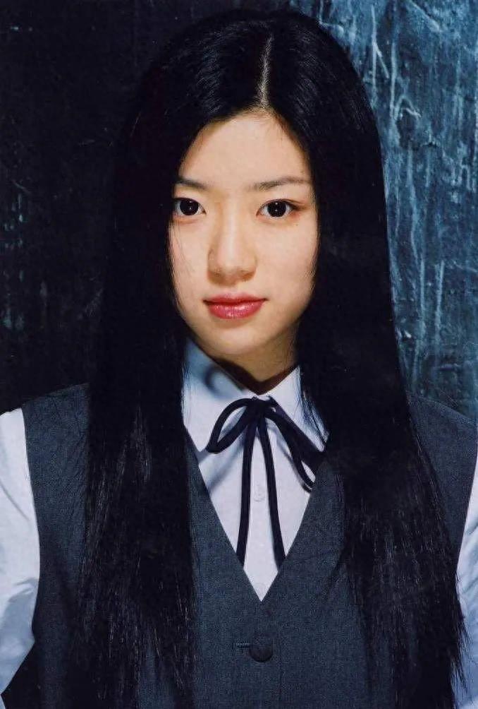 朴寒星:美貌与内心的故事 朴寒星是南韩美女榜单上的常客,她的美貌和