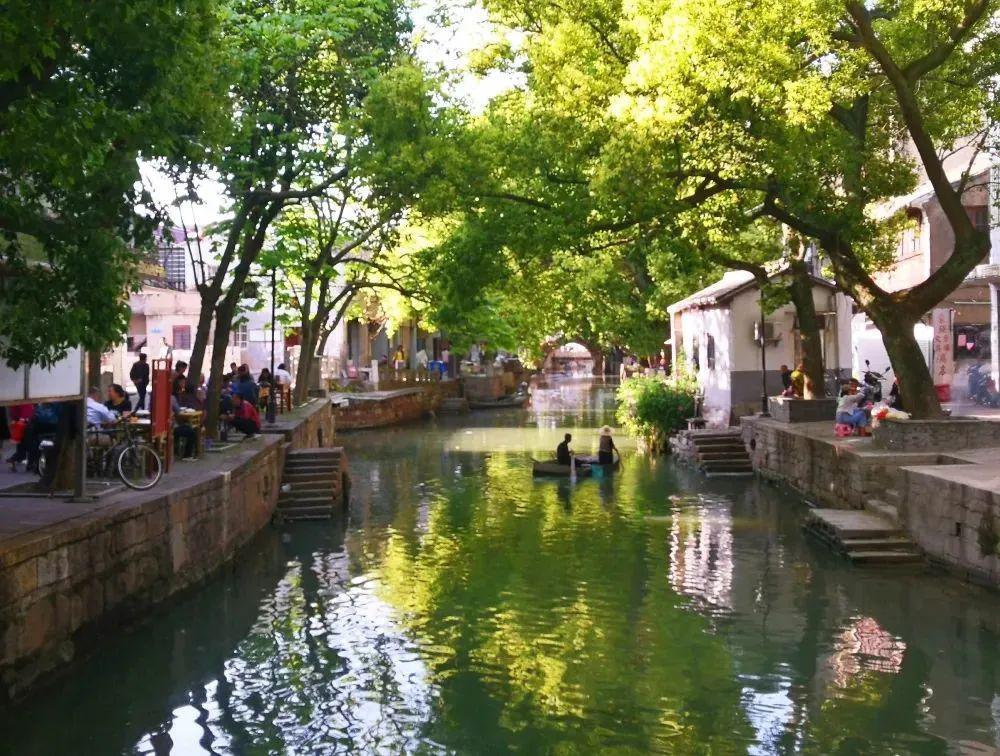 芦墟古镇,江南原本的模样 芦墟古镇坐落于江苏省苏州市吴江区东南部