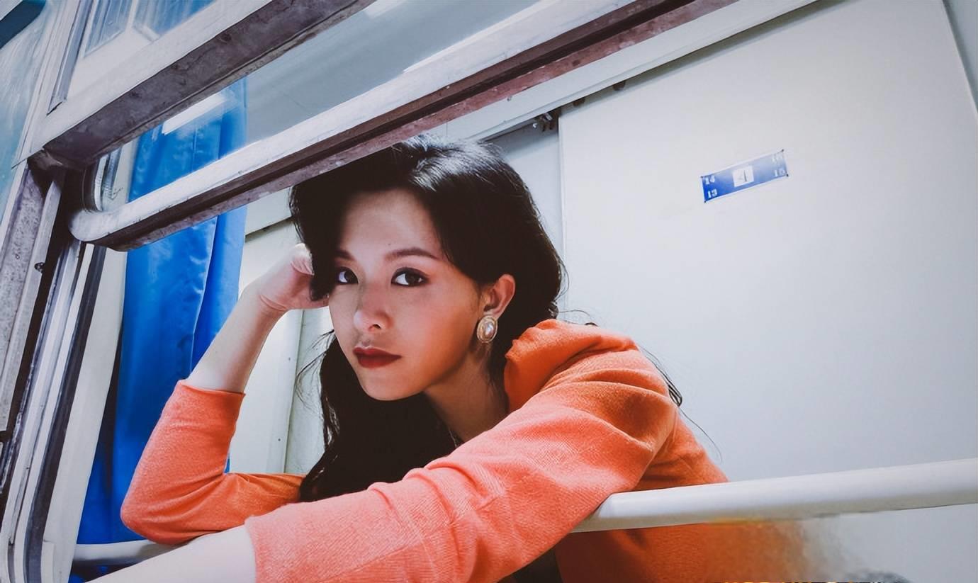 行动》:四大美女 《莫斯科行动》中,四位美女文咏珊,徐小飒,尚语贤,姿