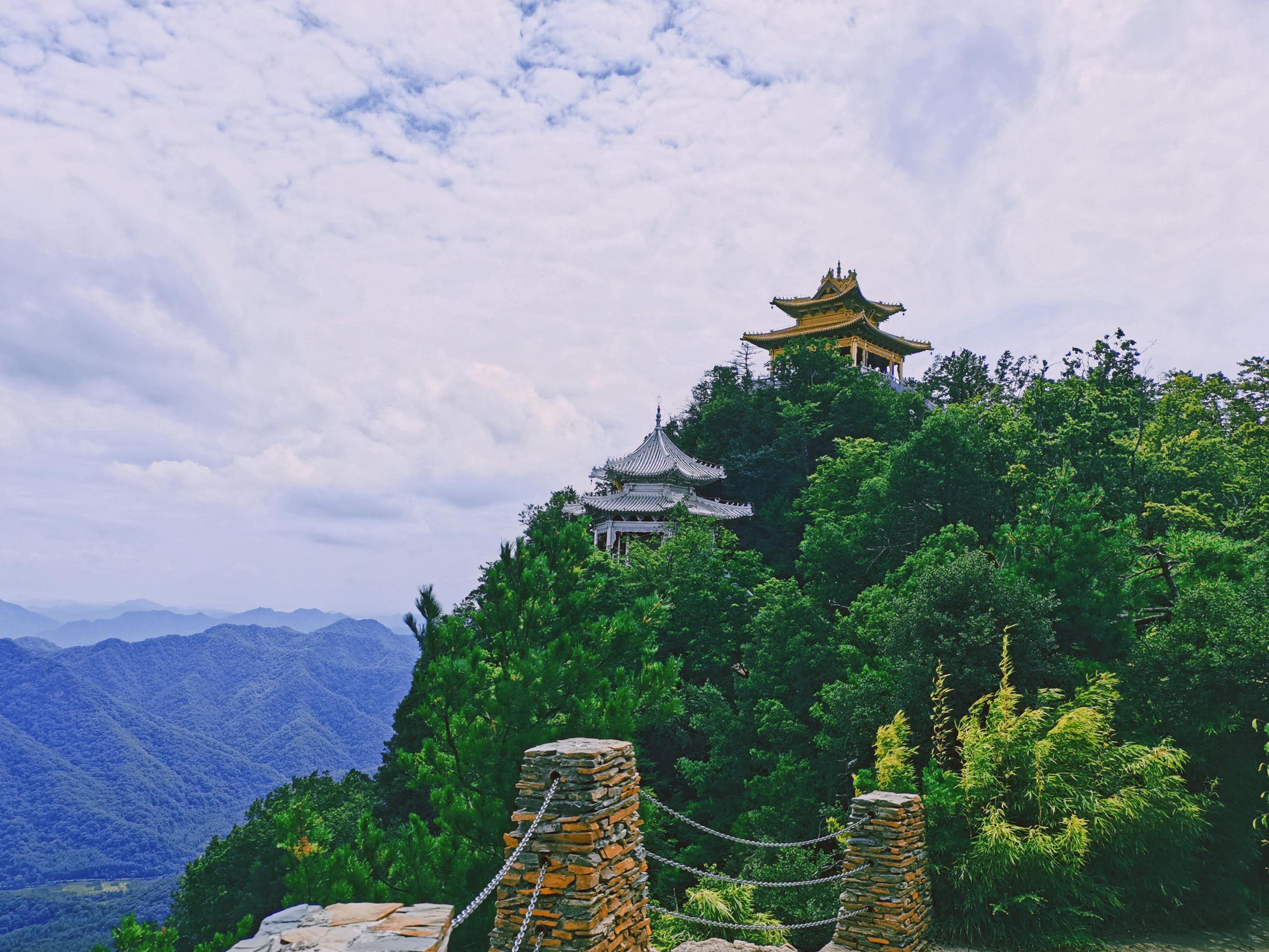 秦巴山区的一座著名风景区和旅游胜地 白音山位于甘肃省天水市秦州区