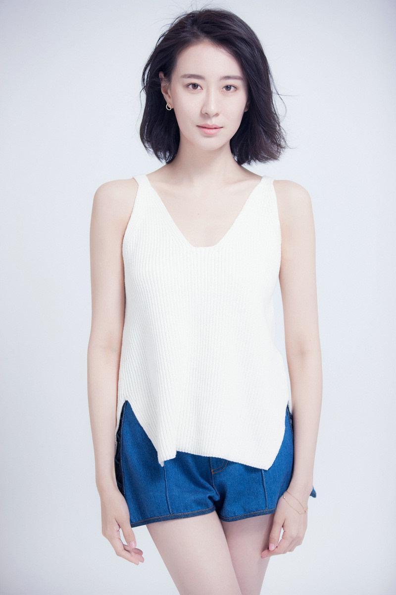 《伪装者》:女主没人识,女配红到发紫 王乐君在社交媒体上"大骂"胡歌