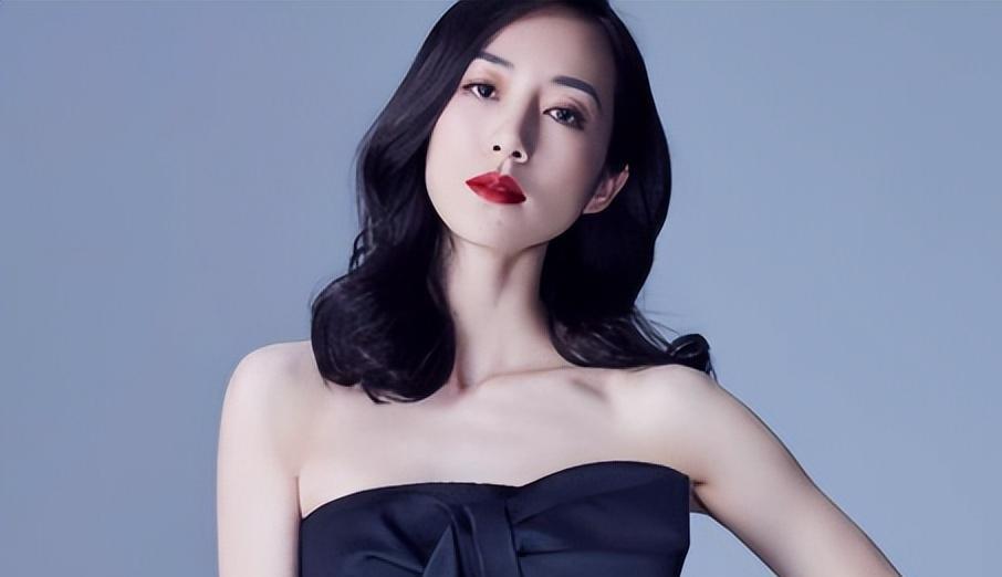 韩雪:特殊身份的责任与义务 韩雪从未坐过公交车,每次出门都有保镖