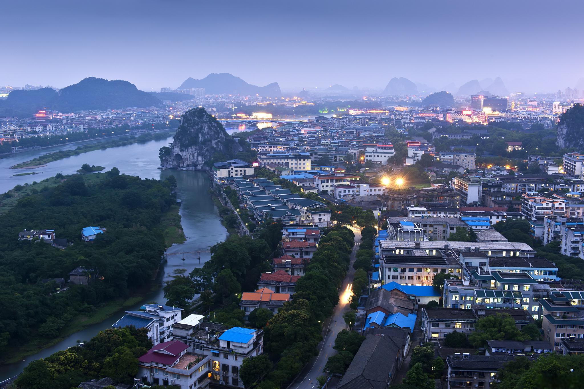 凭祥旅游攻略 凭祥,位于中国广西壮族自治区与越南接壤的边陲小城