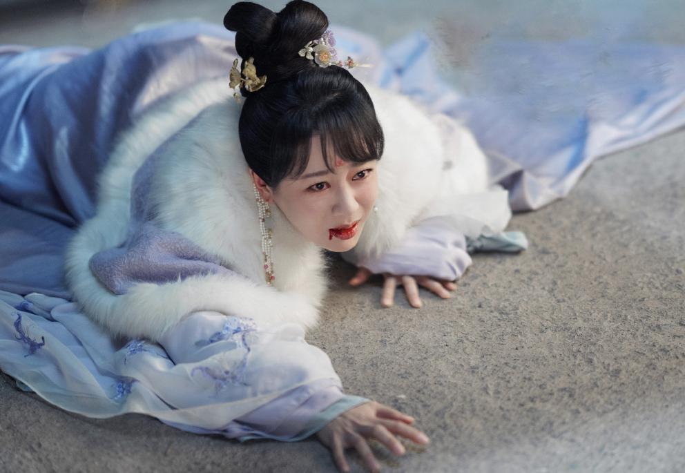 杨紫:摘掉"第一美人"滤镜扮普女的清醒 杨紫在新剧中摘掉"第一美人"