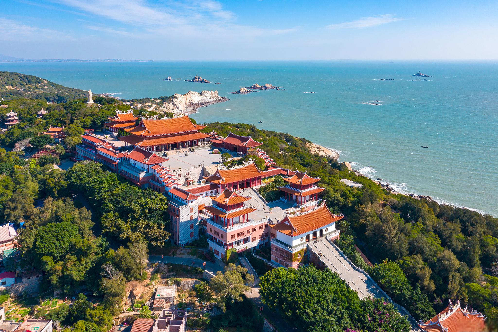 泉州旅游攻略 泉州,又称"海上丝绸之路的起点",是一座历史悠久的文化