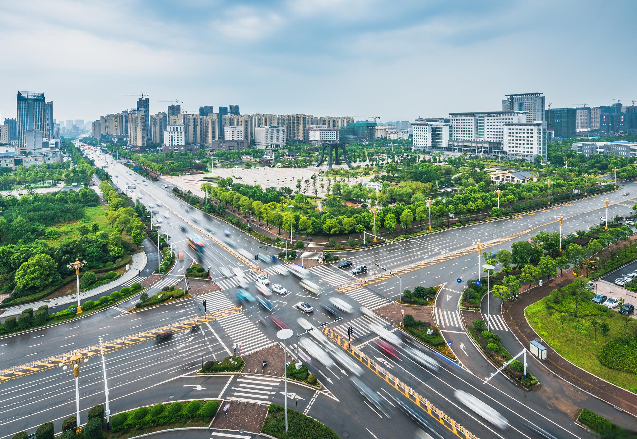 吉安市经济总量突破300亿元 吉安市各区县全员实现了百亿元经济总量的