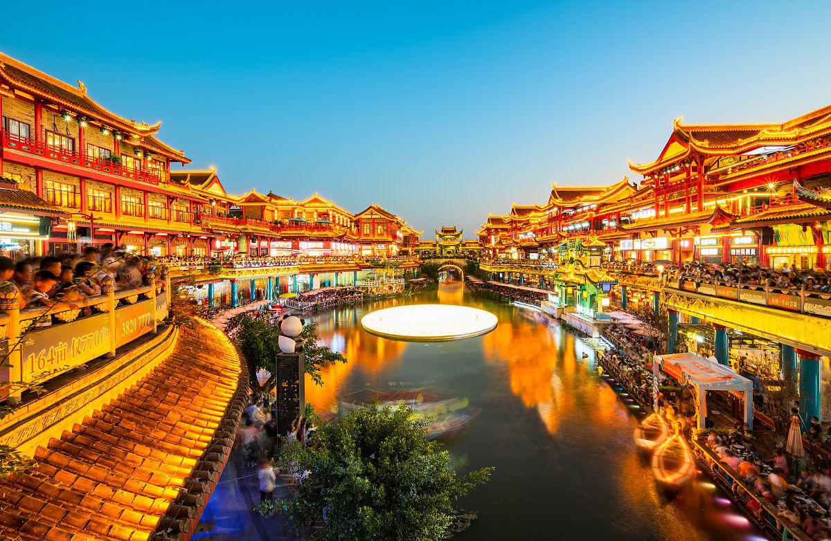 本文将带您一同探访眉山水街,领略这里的风土人情和丰富多样的美食