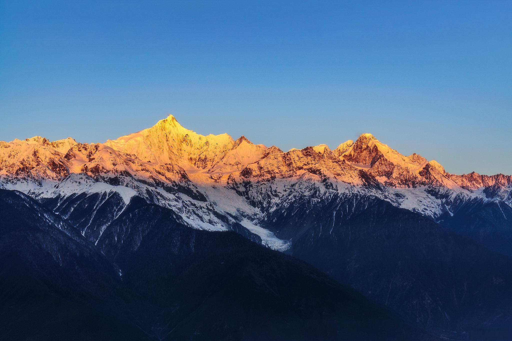 如果大家还有什么关于云南旅游的问题点击上方小卡片免费咨询云南旅游