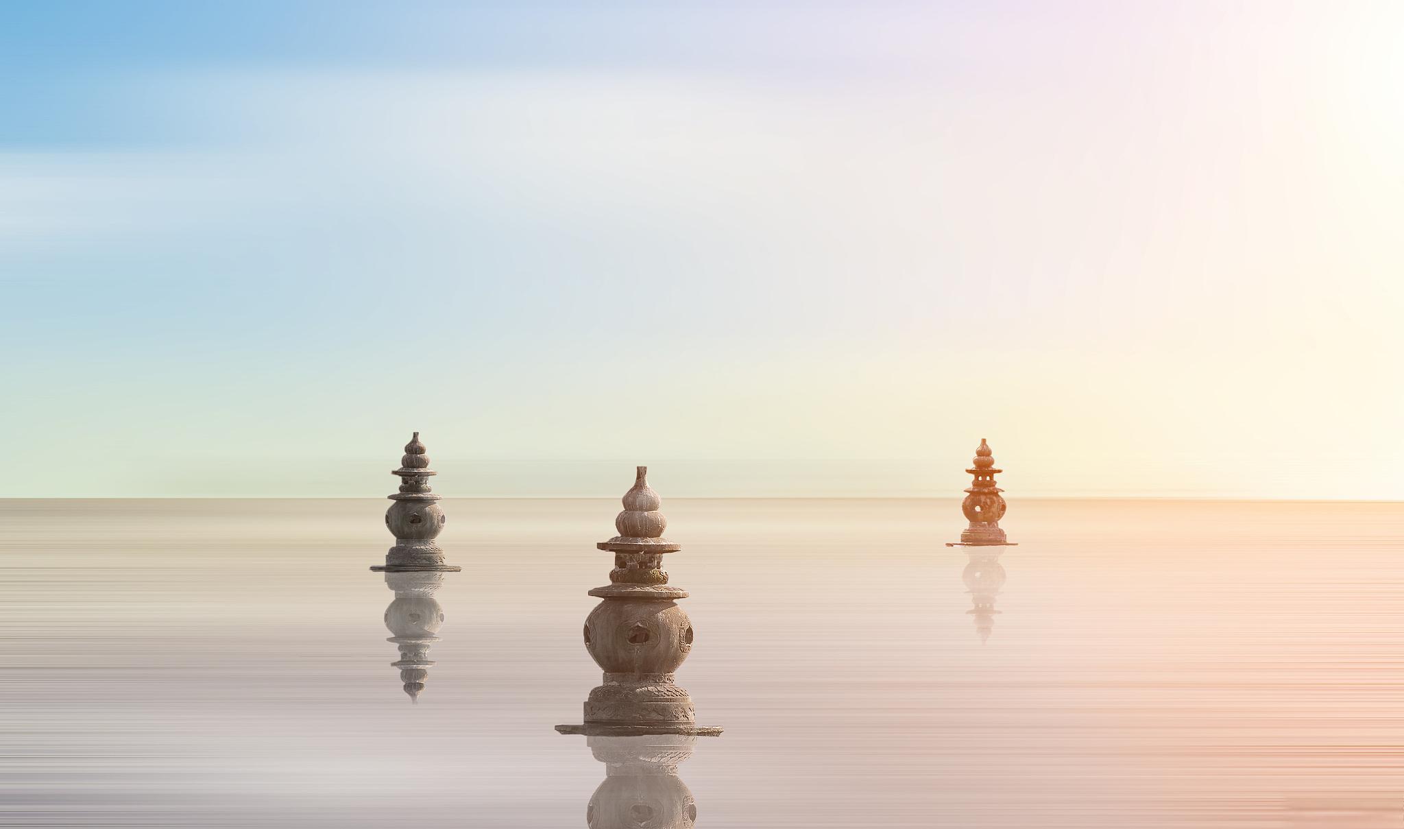 三潭印月旅游攻略 三潭印月是中国湖南省岳阳市的一处著名旅游景区