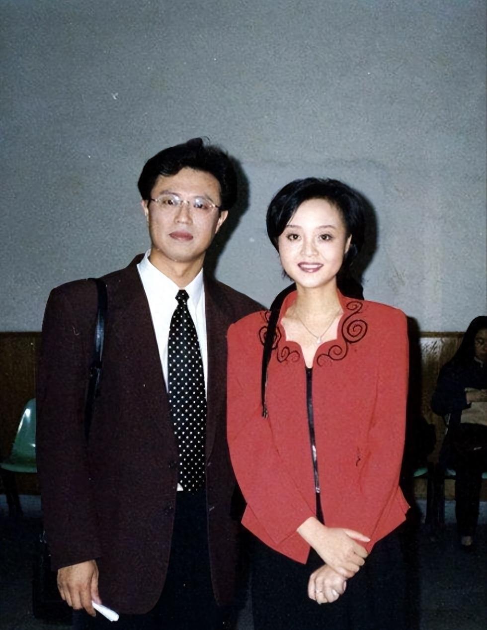 白燕升妻子周佳:坚守爱情的最美证明 白燕升和周佳的爱情故事告诉我们