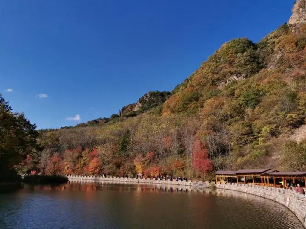 老边沟:本溪市最重要的旅游景点 辽宁省本溪市位于中国东北地区,拥有