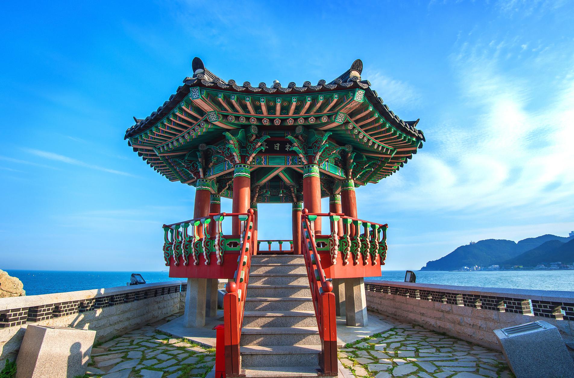 神秘的仙境 蓬莱阁,座落在中国山东省烟台市,是一座历史悠久的古建筑