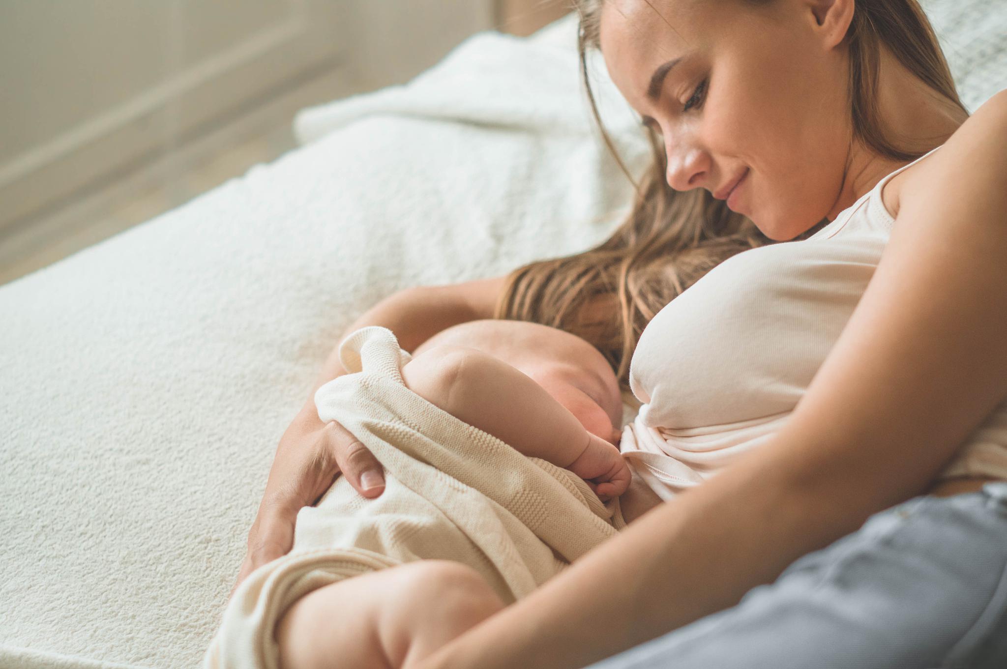 哺乳期女性可以适量吃阿胶糕 哺乳期的女性可以适量吃阿胶糕