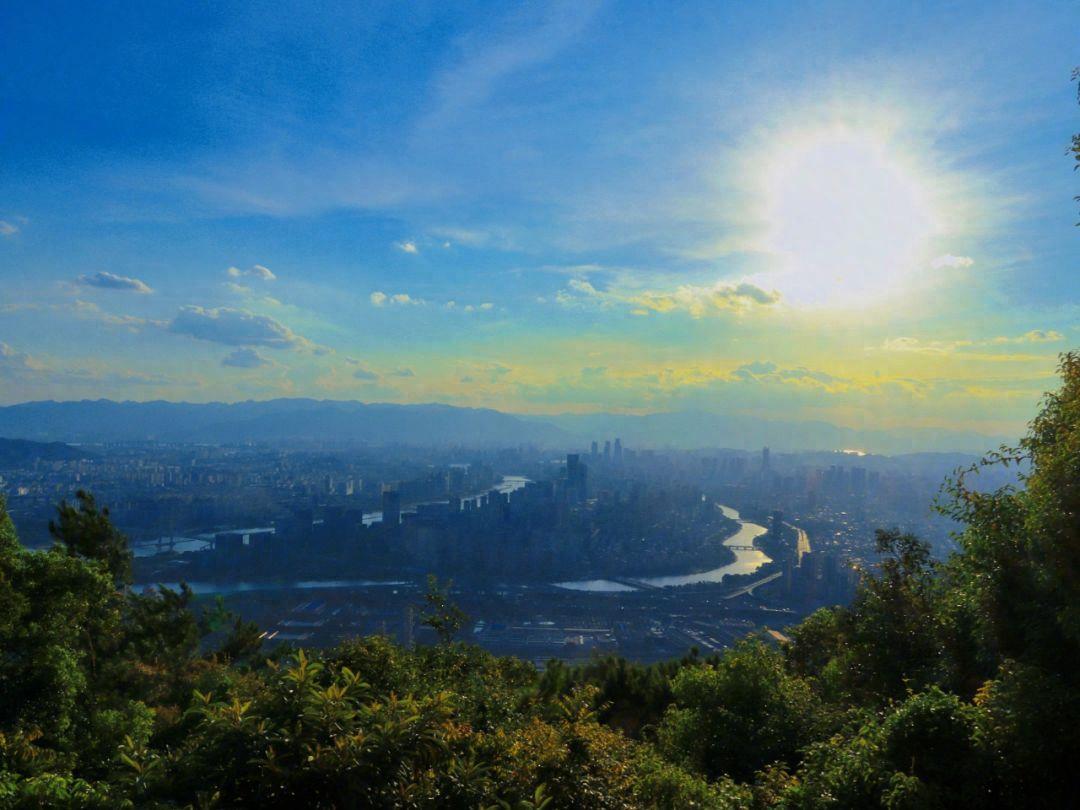 鼓山景区和石鼓琴湾别墅 鼓山是国家aaaa级旅游景区,也是国家级风景