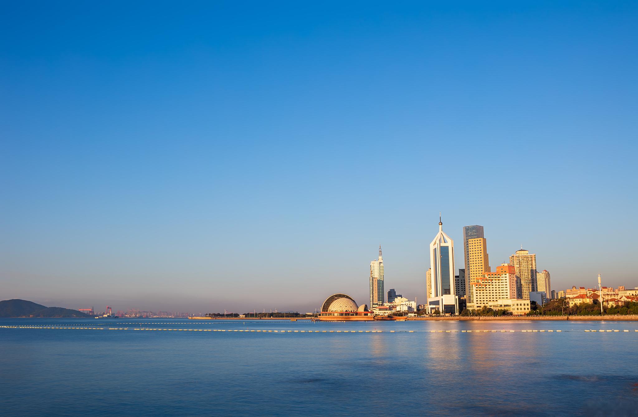 大连东港旅游攻略 大连东港,位于中国东北辽宁省的一座美丽的海滨城市