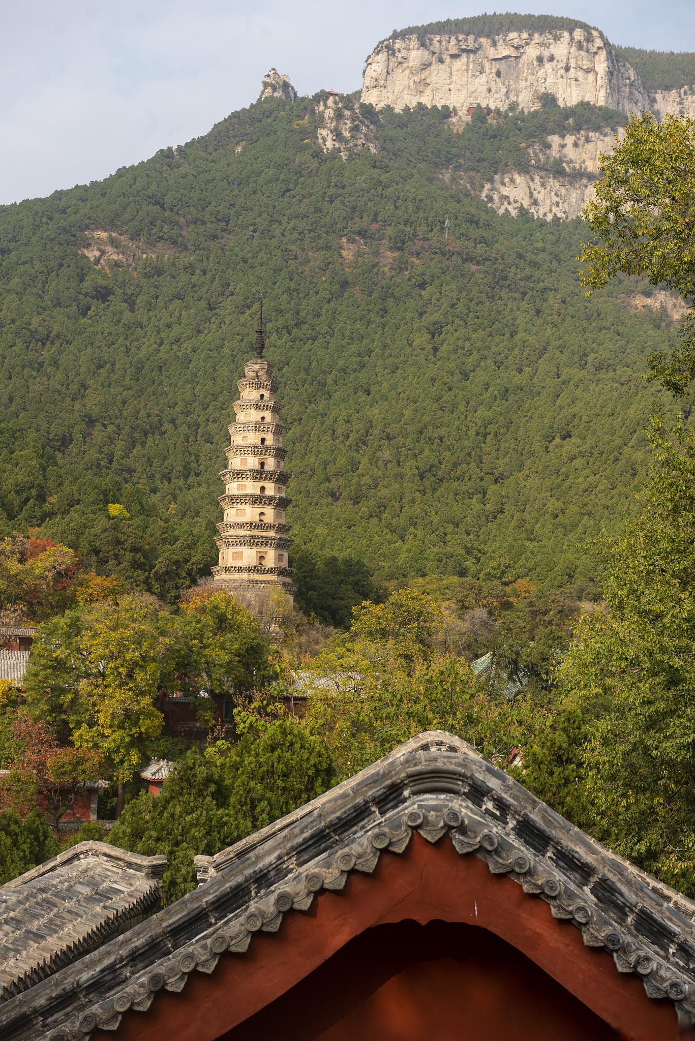 济南灵岩山风景区图片