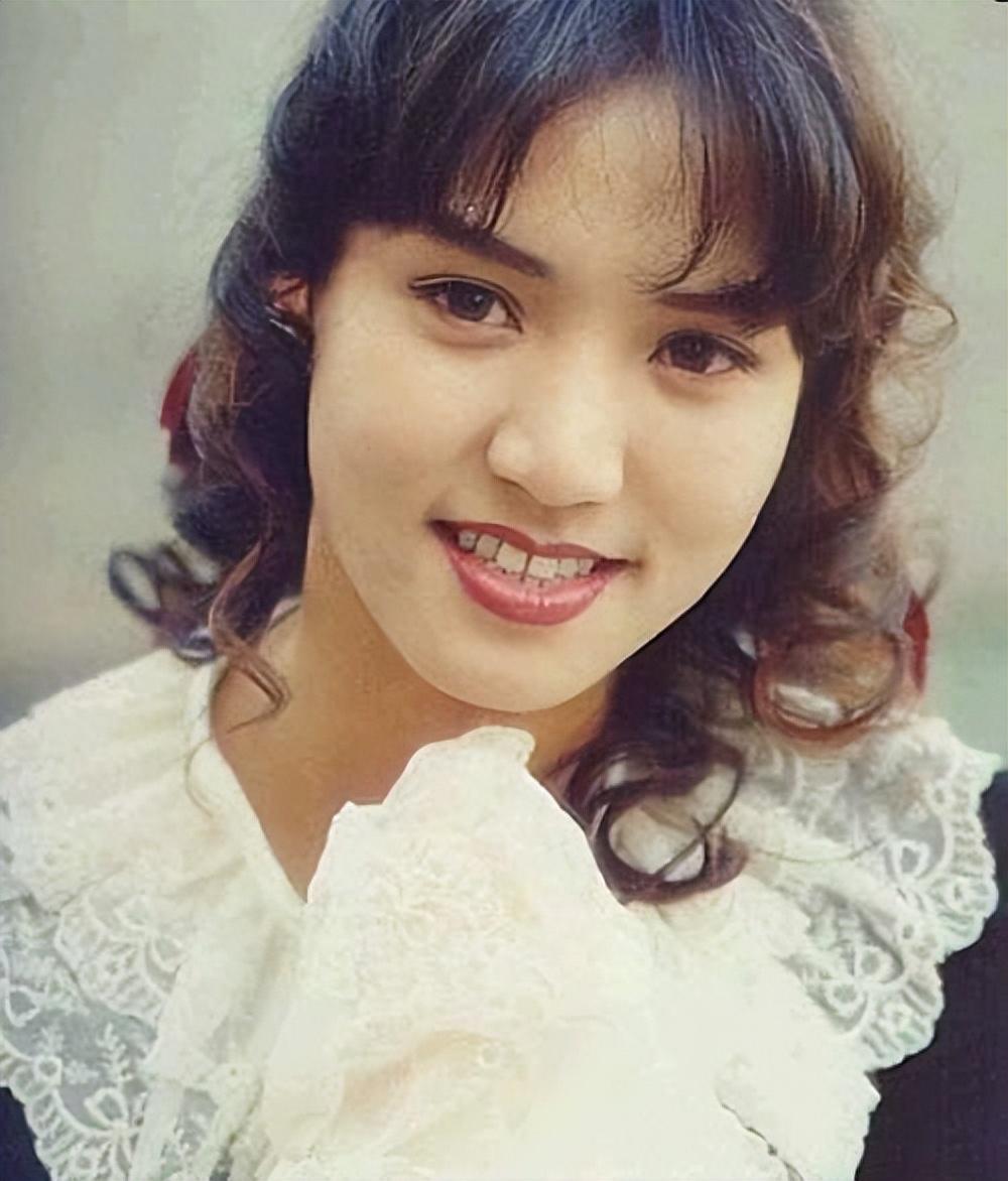 香港歌手黎瑞恩:人生传奇 香港歌手黎瑞恩,90年代的玉女歌手,曾与张