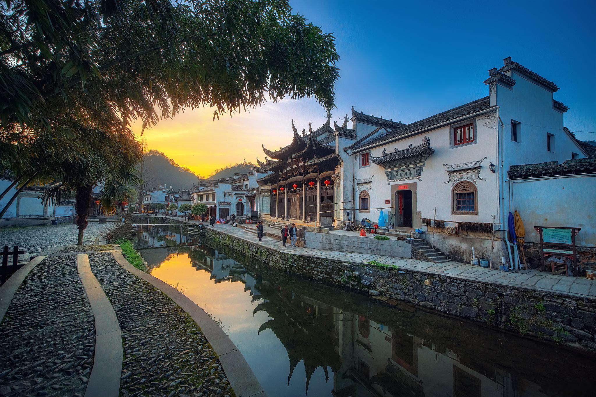 龙门古镇,位于杭州市西南52公里的富春江南岸,是一处国家一级景点