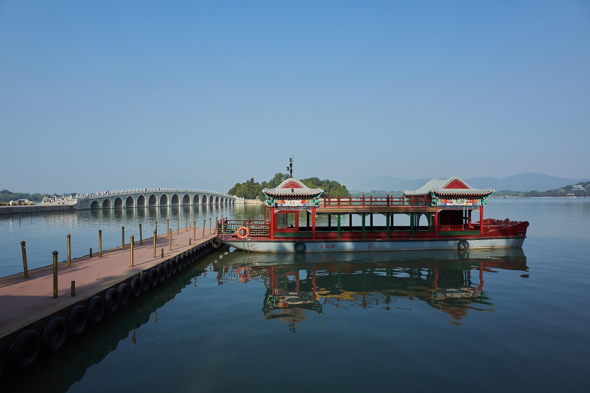 万佛湖景区:一片宁静的世外桃源 位于安徽省六安市的万佛湖景区,被誉