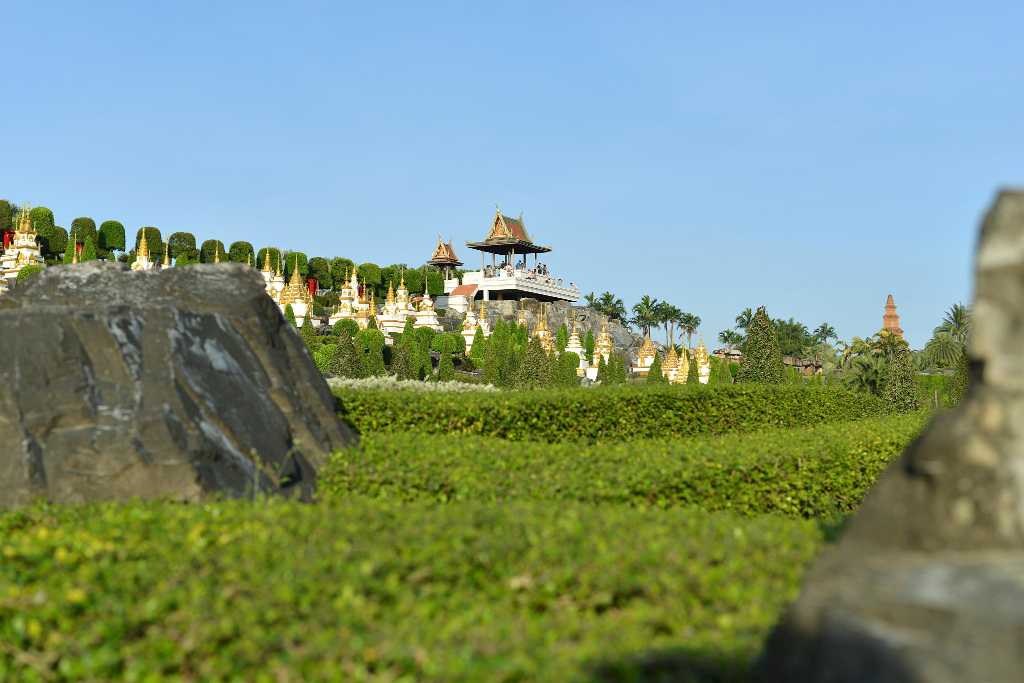 城头山景点介绍 欢迎来到城头山,这里有着丰富多样的景点,融合了古老