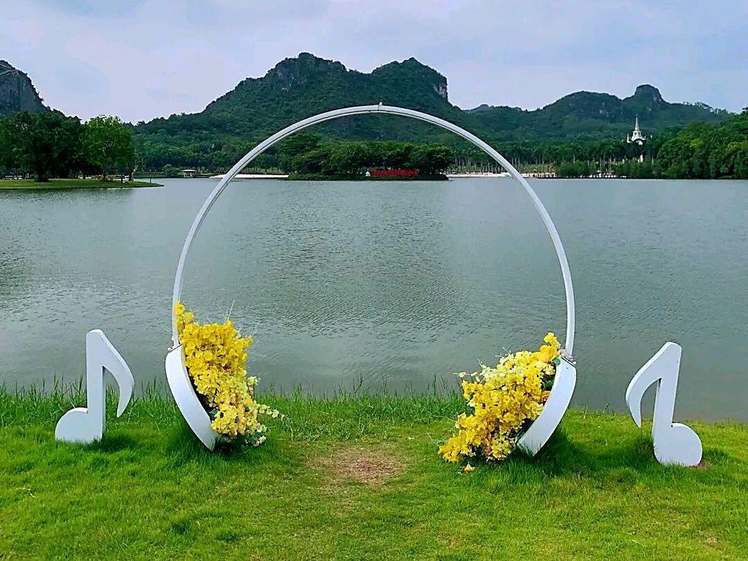 南宁花花大世界:花的海洋,动物的乐园 在南宁北部,武鸣城区的南部