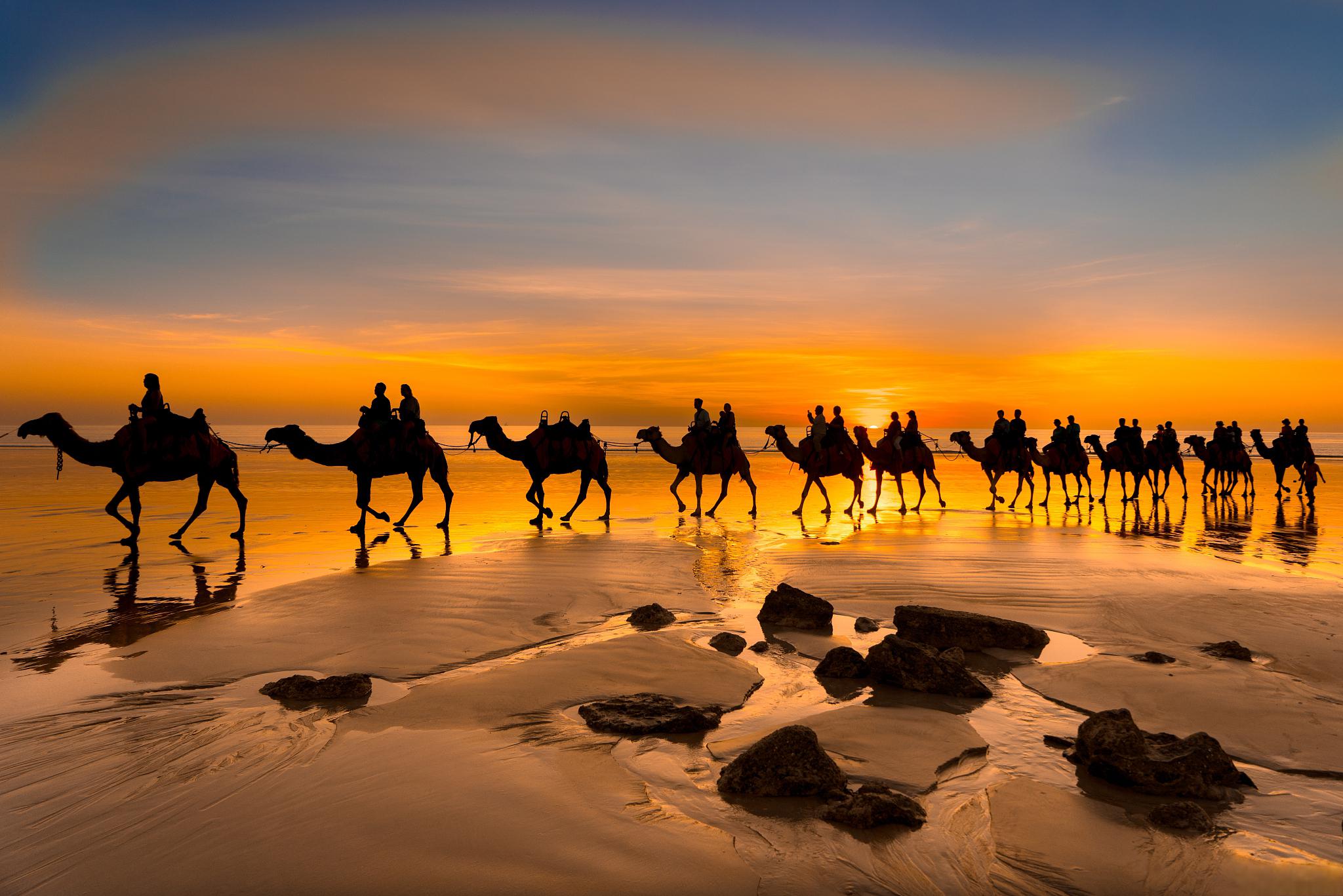 新疆,丝绸之路上的多彩之地 丝绸之路,是东西方文明交流的古老商路,而