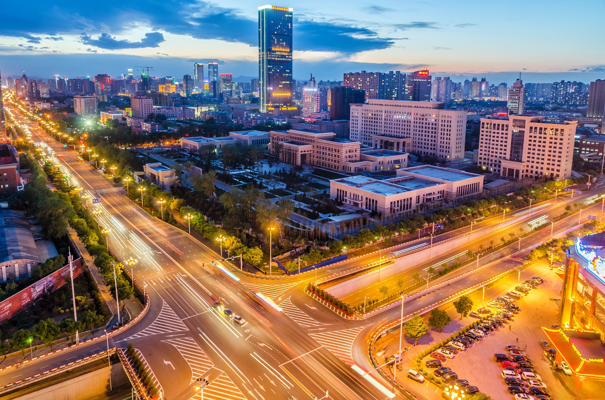 石家庄是一个浪漫的城市,适合情侣们一起游玩和享受美好时光