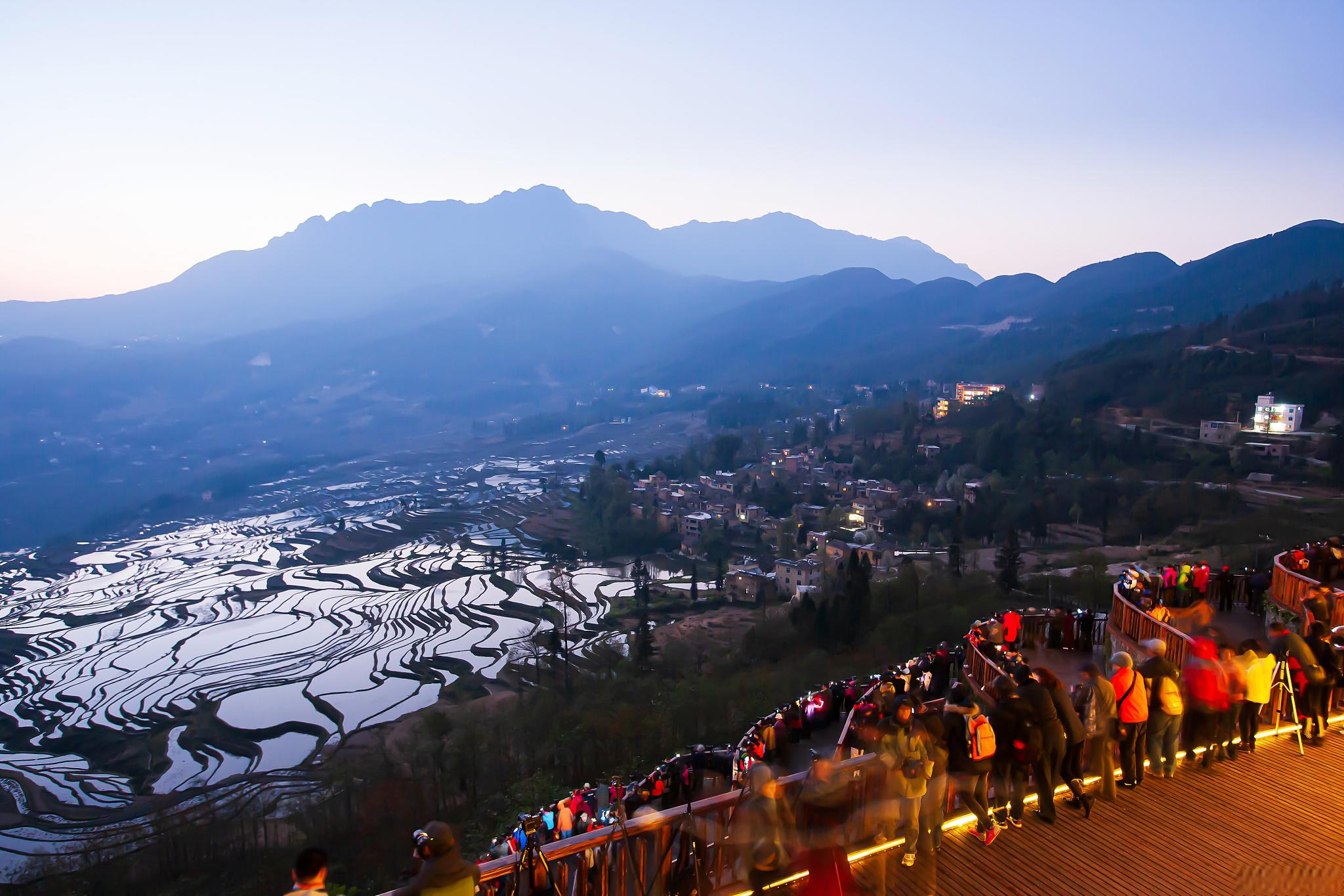 柞水一日游攻略 柞水位于陕西省南部,是一个以溶洞景观为主打的旅游