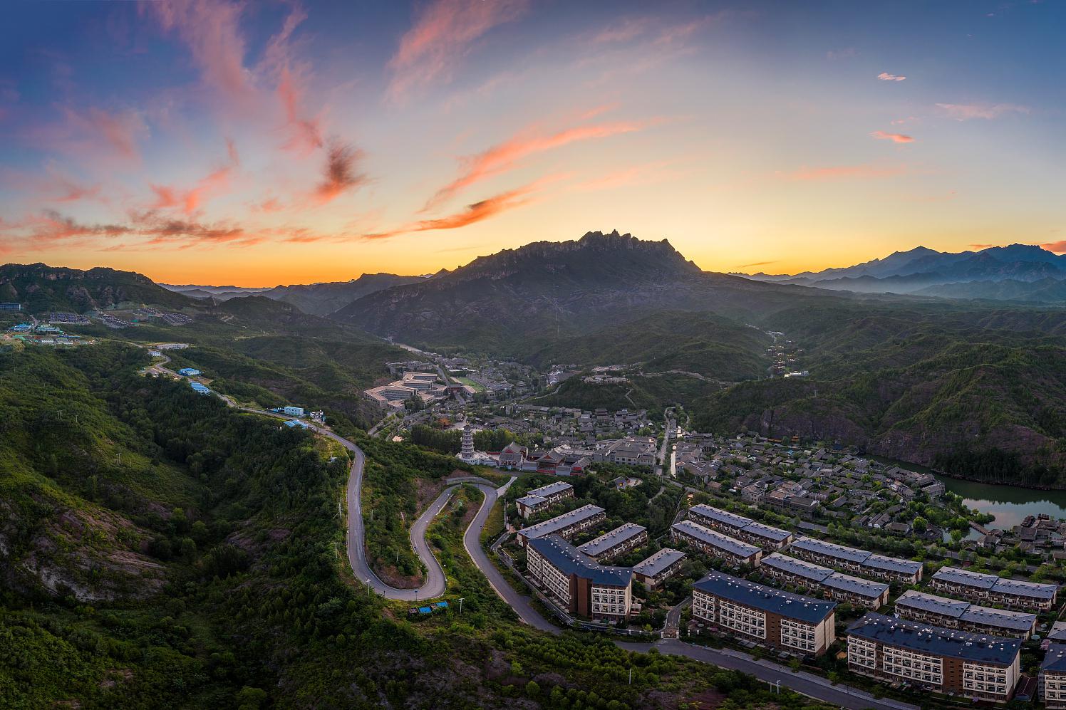 柞水一日游攻略 柞水位于陕西省南部,是一个以溶洞景观为主打的旅游