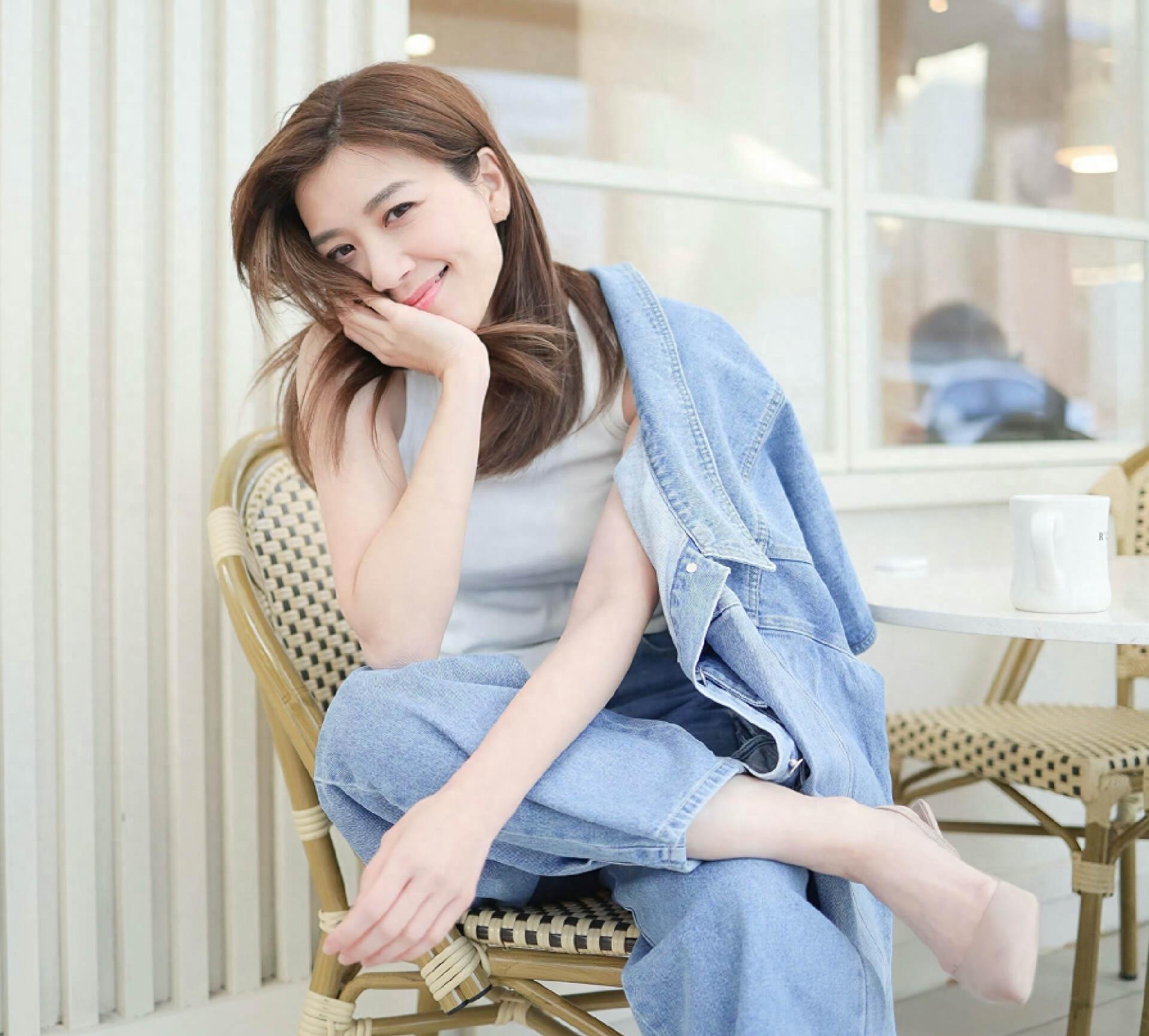 黄智雯:十年恋爱长跑终成眷属 黄智雯和珠宝高层男友詹文天恋爱十年