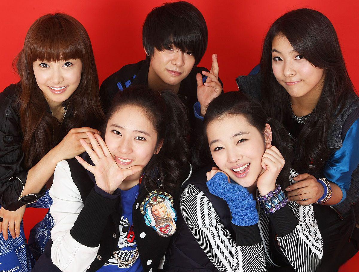fx:音乐组合的兴衰与成员的发展 fx是韩国sm娱乐公司于2009年推出的