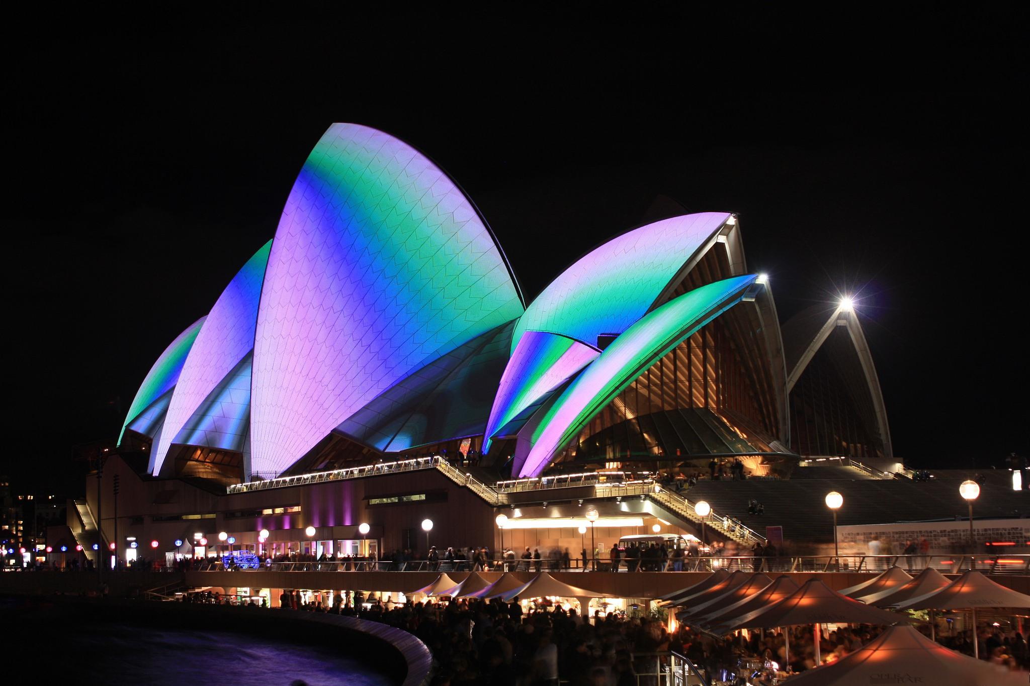澳洲旅行的必去景点 悉尼歌剧院无疑是澳大利亚最具代表性的建筑之一