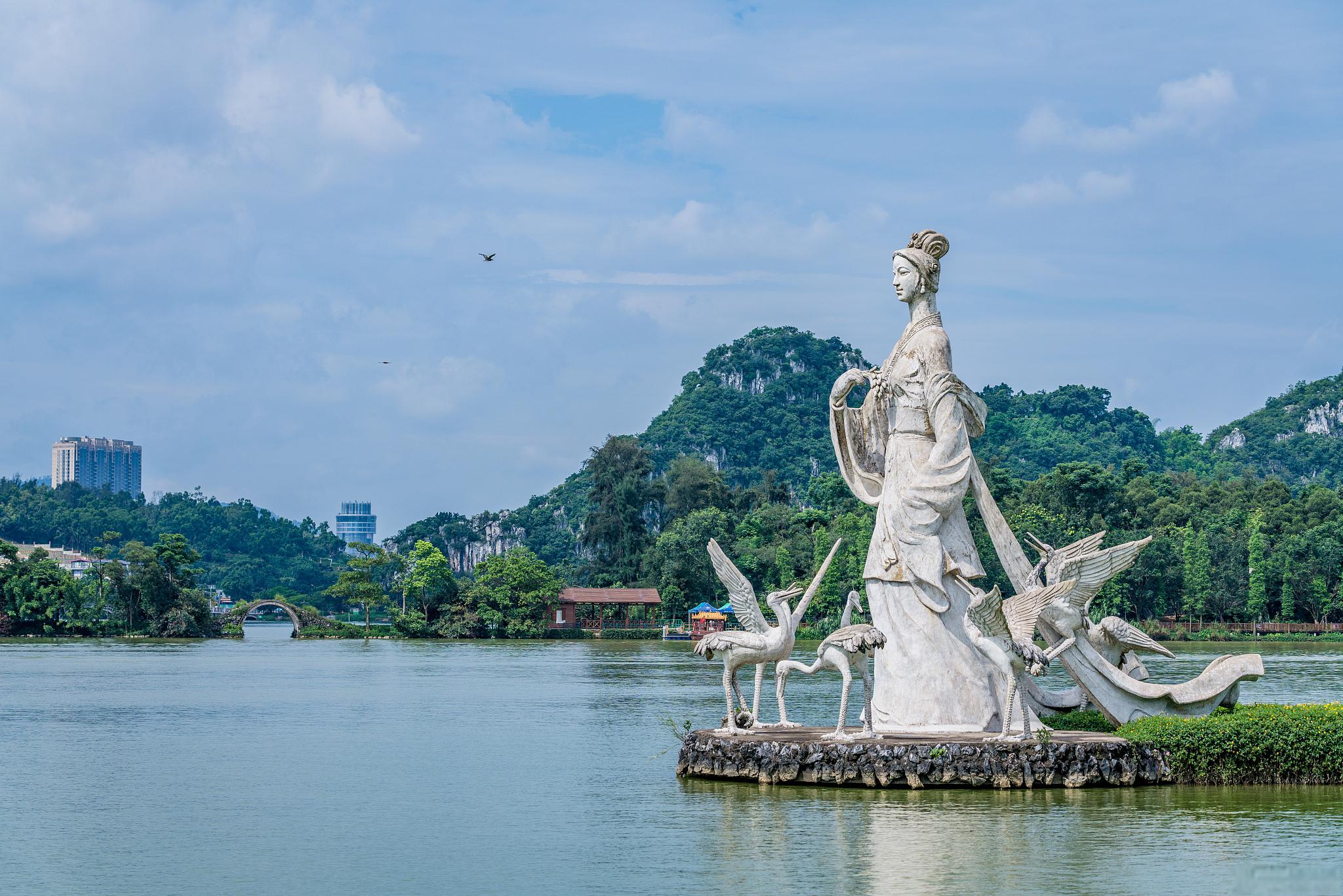 江西新余仙女湖旅游攻略 在江西省新余市,有一个令人陶醉的地方,那里