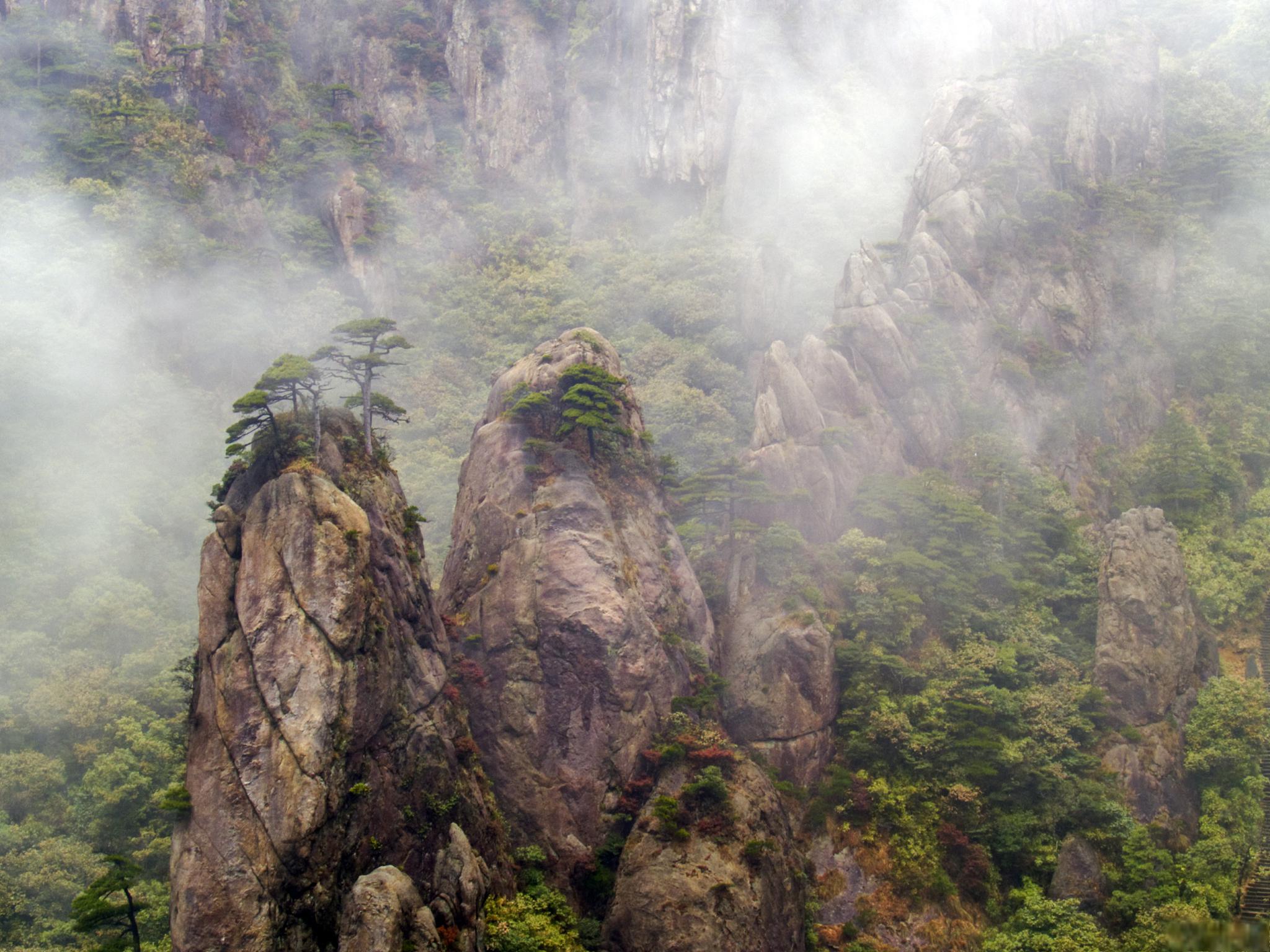 庐山旅游攻略 庐山位于江西省九江市,是世界自然遗产和世界文化遗产