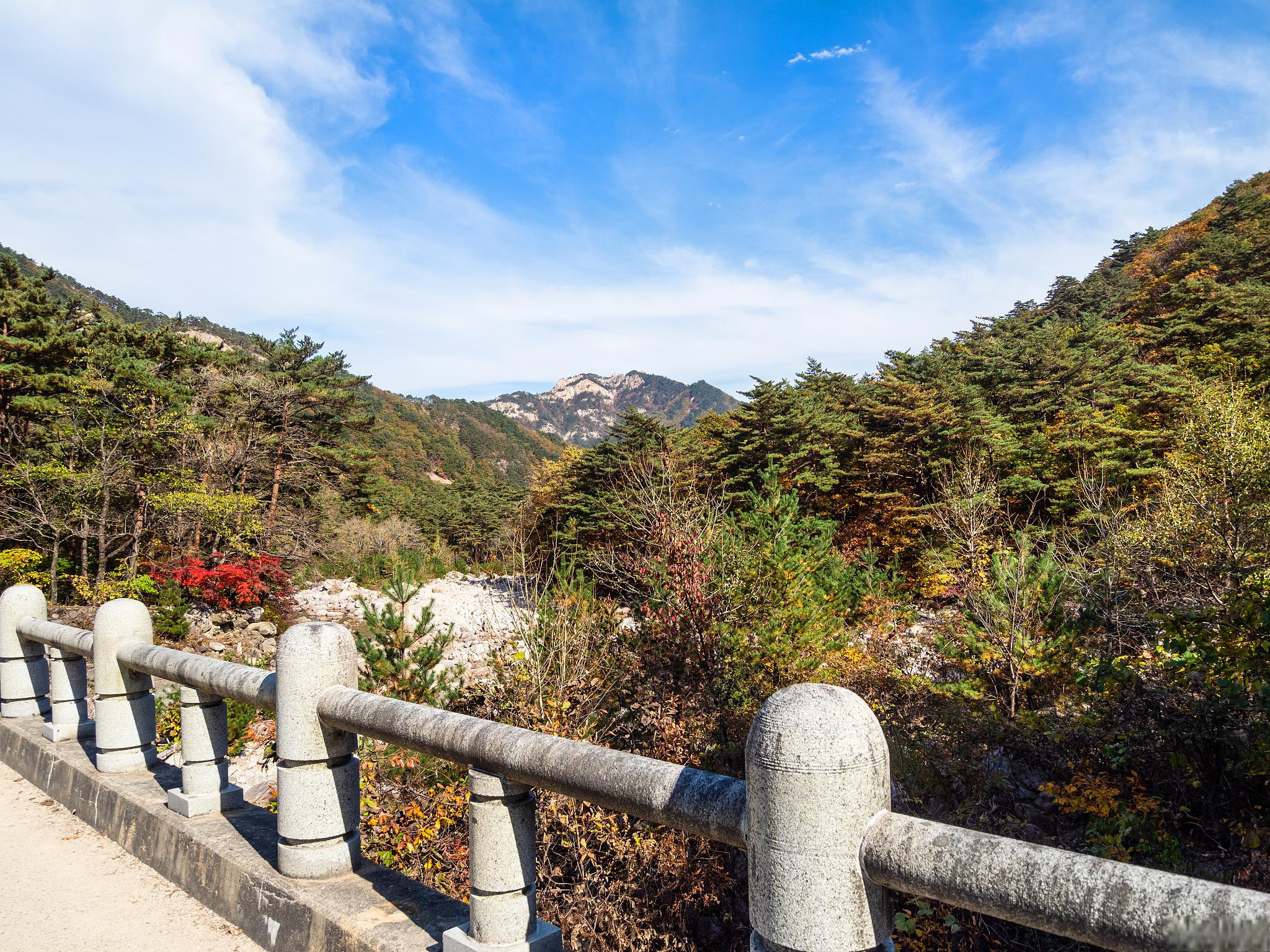 岫岩县旅游景点介绍 岫岩位于中国辽宁省鞍山市,是一个充满自然美景和