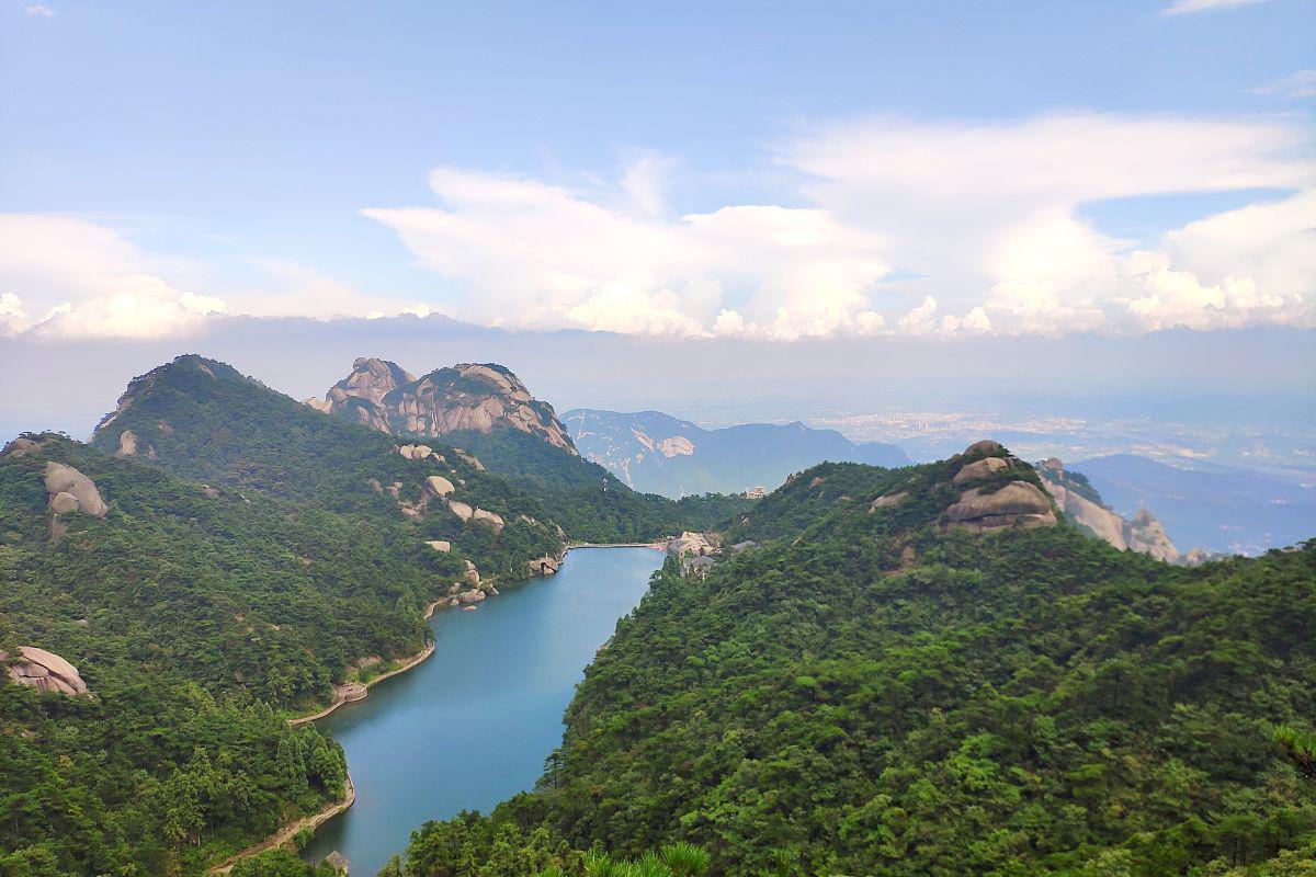 天衡山山顶图片