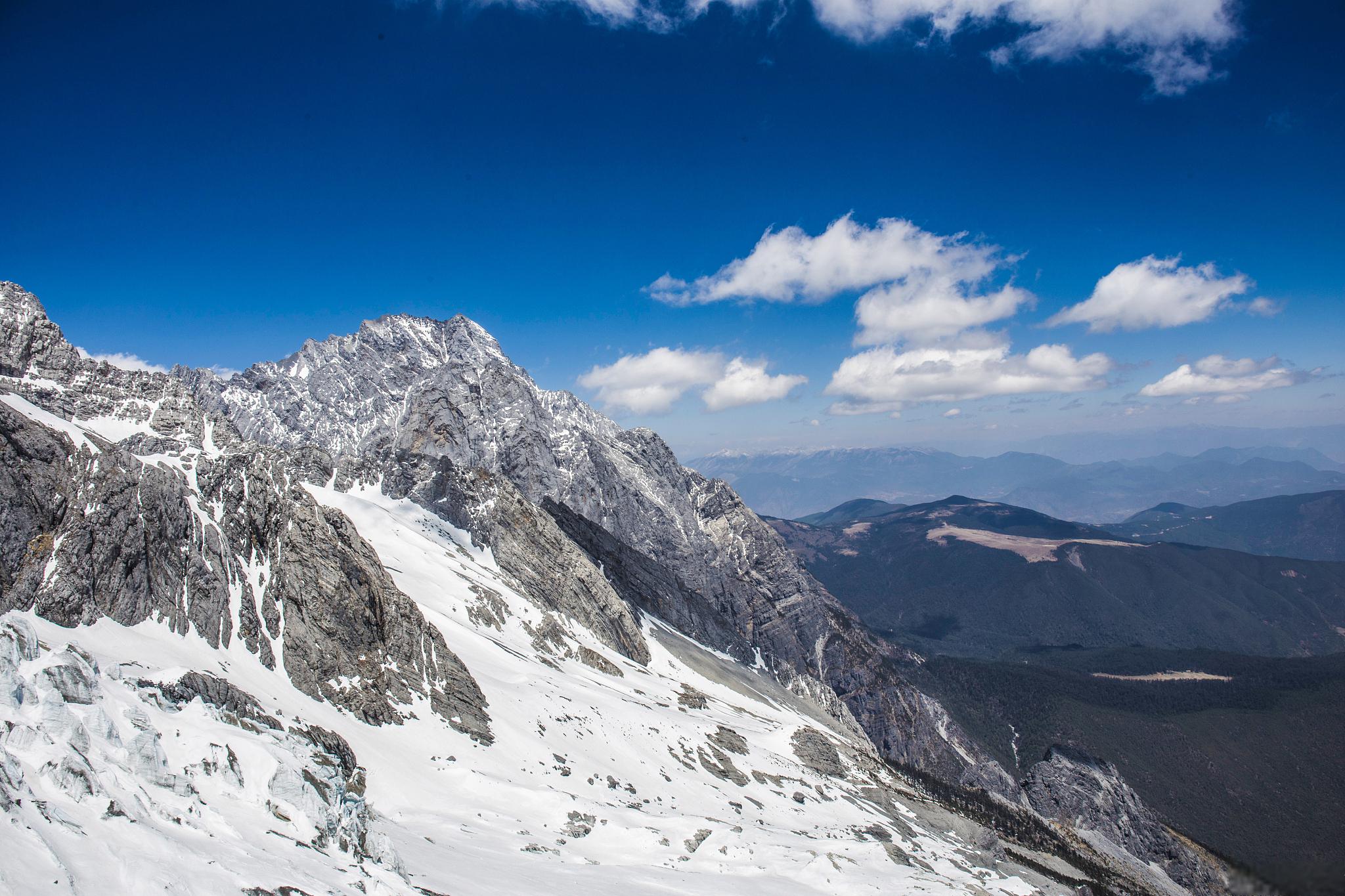 玉龙雪山,云南省的自然景观 玉龙雪山,位于中国云南省丽江市玉龙纳西