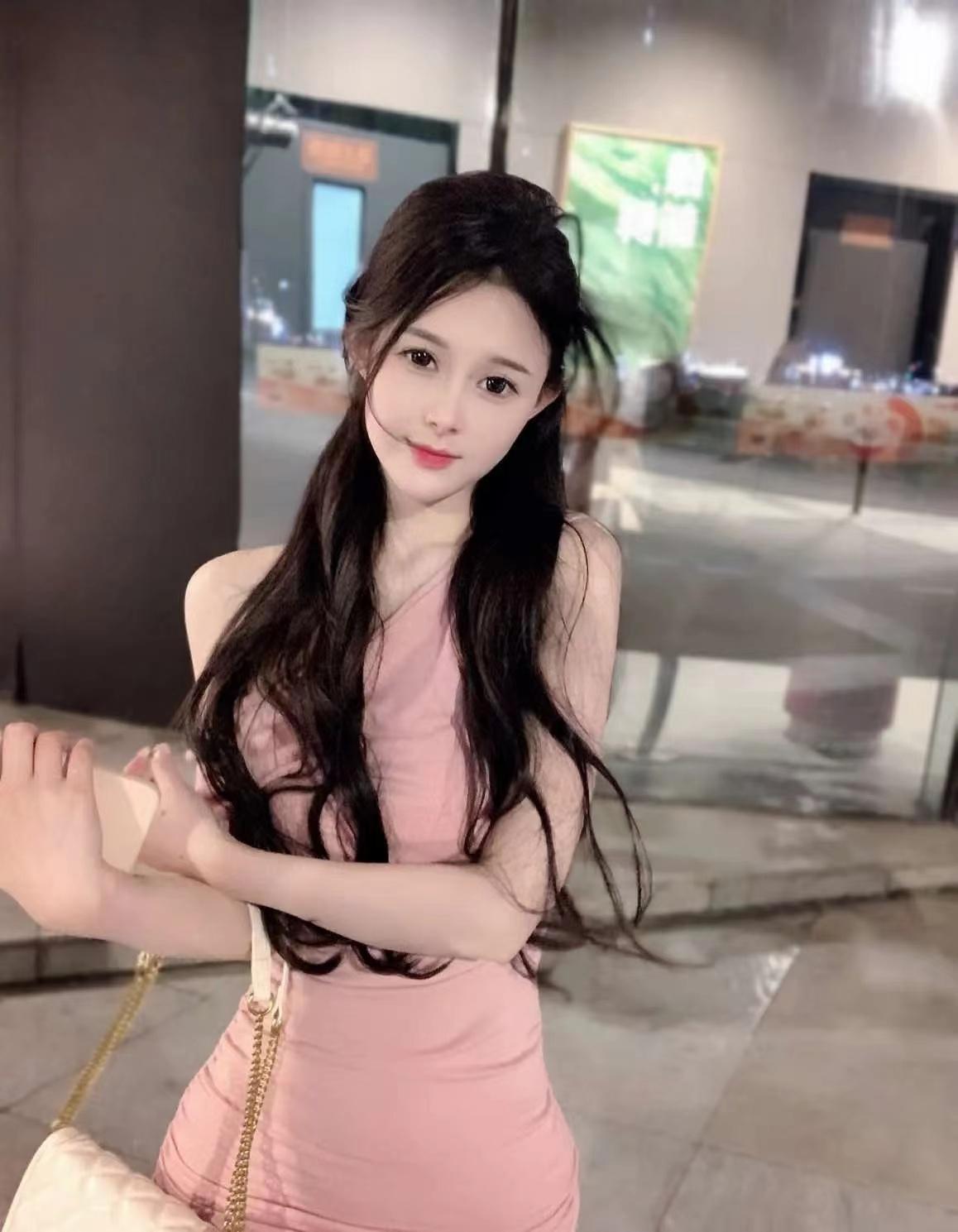 陌陌主播莫七七献唱黄梅戏 陌陌人气主播莫七七是一位非常受粉丝喜爱