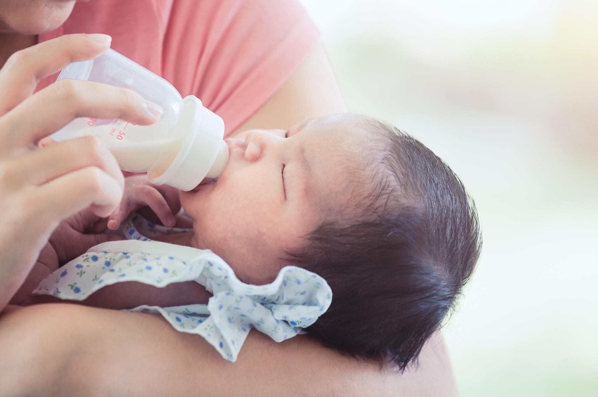 母乳喂养照片图图片