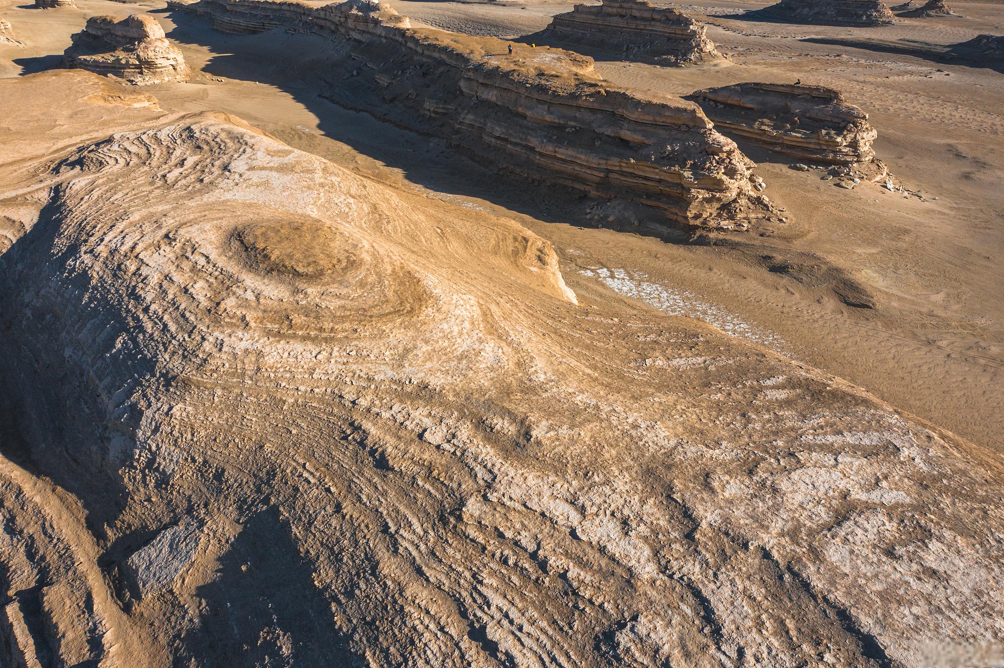 茫崖:孤独之美 旅游,对于很多人来说是一种寻找刺激和冒险的方式.