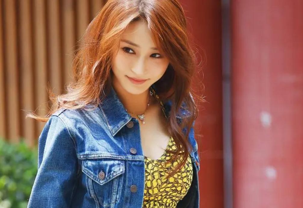 陈牧驰和陈冰的恋情曝光,两人年龄相差7岁,身份背景也不同,但却走到