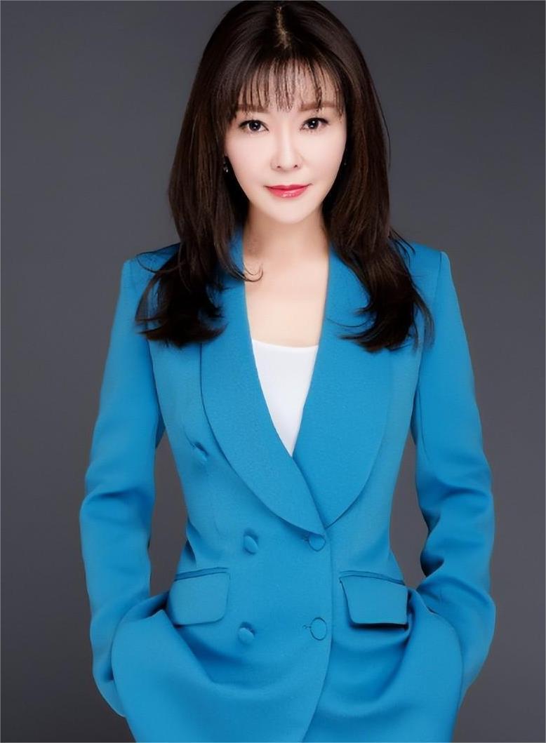 前央视主持王小骞:46岁成为带货网红 王小骞离开央视,成为一名短视频